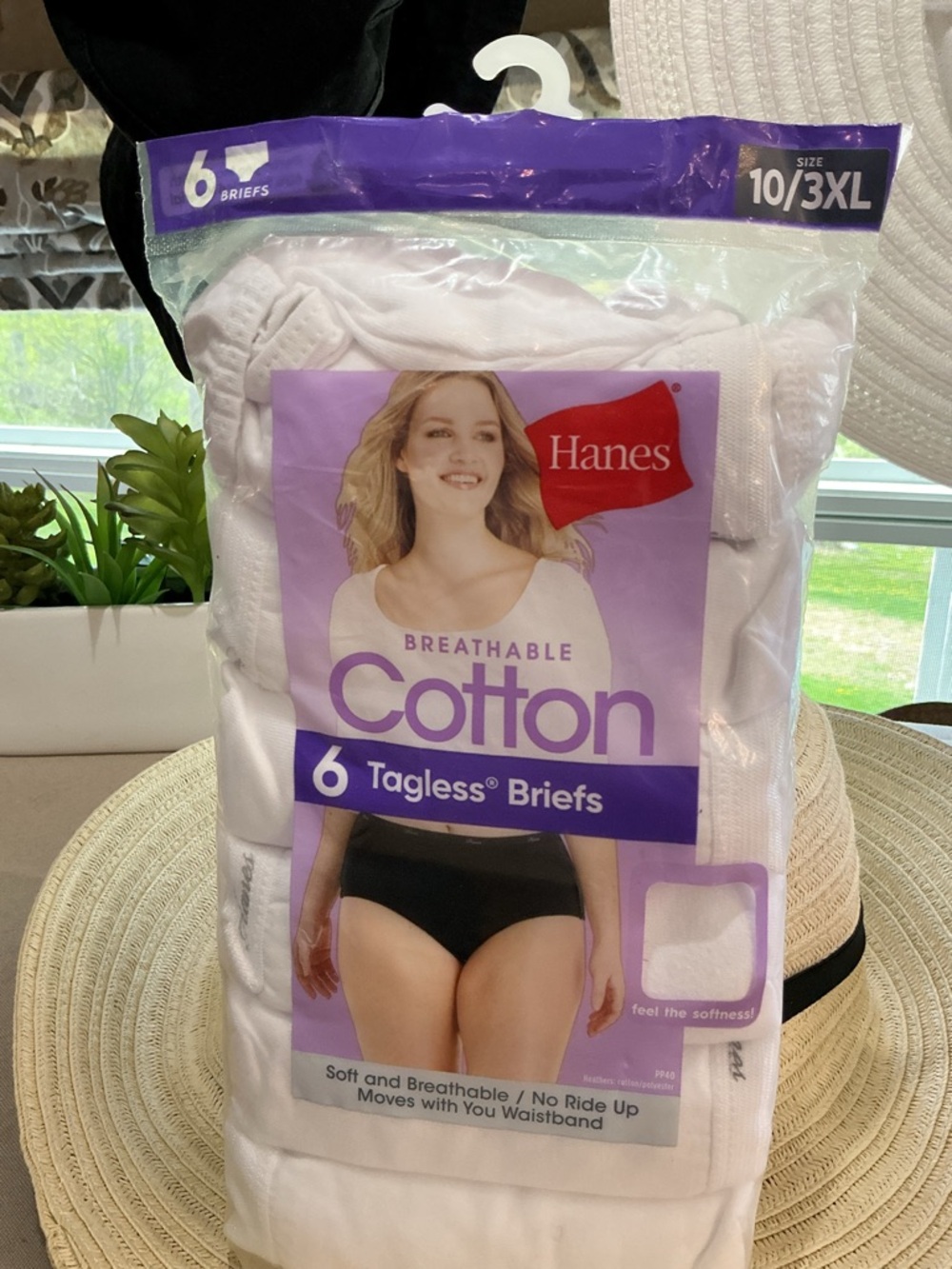 Hanes White and Purple Cotton Tagless Briefs Pack